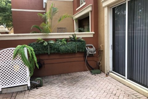 Adosado en alquiler en Doral, Florida, 2 dormitorios, 91.04 m2 № 1971957 - foto 2