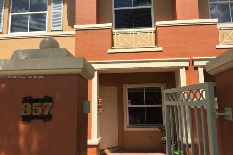 Adosado en Doral, Florida 2 dormitorios, 91.04 m2 № 1971957