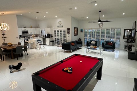 Casa en venta en Coral Springs, Florida, 4 dormitorios, 207.17 m2 № 2080249 - foto 8