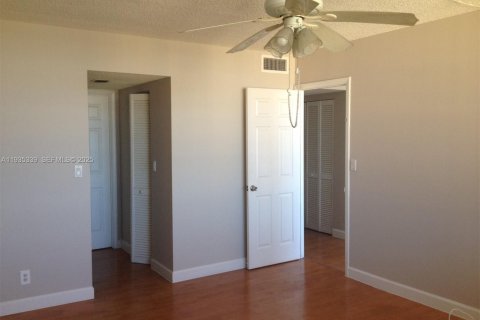 Condominio en venta en North Miami Beach, Florida, 1 dormitorio, 73.39 m2 № 2152546 - foto 7
