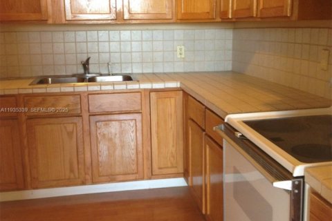 Condominio en venta en North Miami Beach, Florida, 1 dormitorio, 73.39 m2 № 2152546 - foto 5