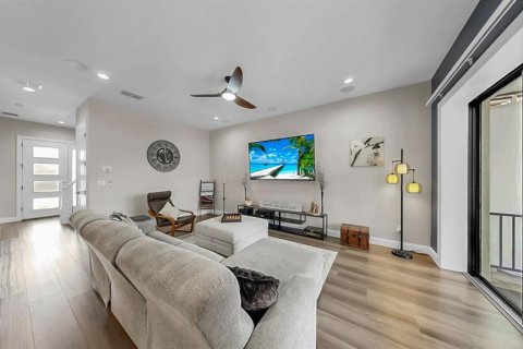 Villa ou maison à vendre à Apollo Beach, Floride: 5 chambres, 288.37 m2 № 1914297 - photo 16