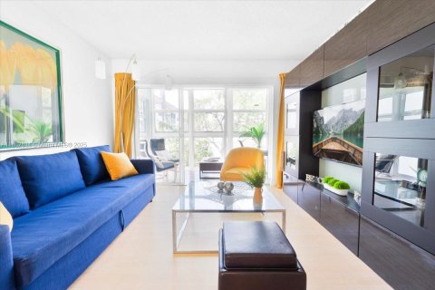 Condo in Lauderdale-by-the-Sea, Florida, 1 bedroom  № 1890147 - photo 7