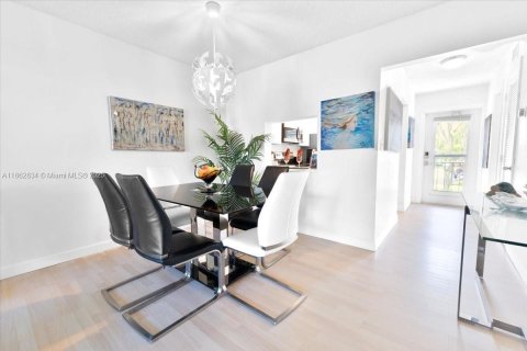 Condo in Lauderdale-by-the-Sea, Florida, 1 bedroom  № 1890147 - photo 11