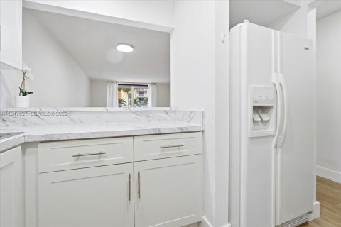 Купить кондоминиум в Хайалиа, Флорида 2 спальни, 91.04м2, № 2005820 - фото 7