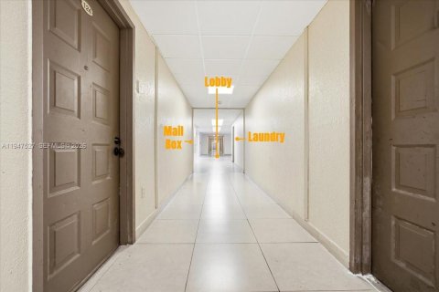 Купить кондоминиум в Хайалиа, Флорида 2 спальни, 91.04м2, № 2005820 - фото 2