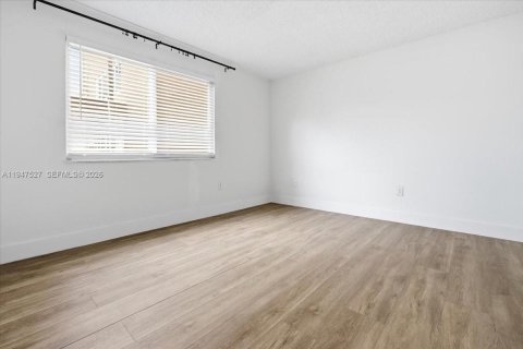 Купить кондоминиум в Хайалиа, Флорида 2 спальни, 91.04м2, № 2005820 - фото 10