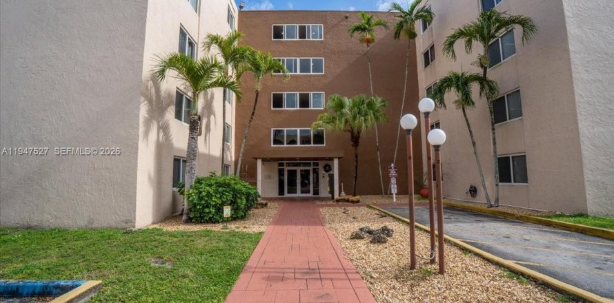 Кондоминиум с 2 спальнями в Хайалиа, Флорида № 2005820