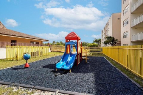 Купить кондоминиум в Хайалиа, Флорида 2 спальни, 91.04м2, № 2005820 - фото 25