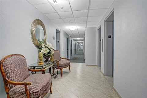 Condominio en venta en Fort Lauderdale, Florida, 1 dormitorio, 74.32 m2 № 2188406 - foto 27