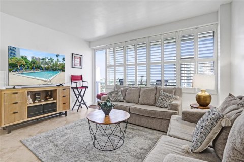 Condominio en venta en Fort Lauderdale, Florida, 1 dormitorio, 74.32 m2 № 2188406 - foto 5
