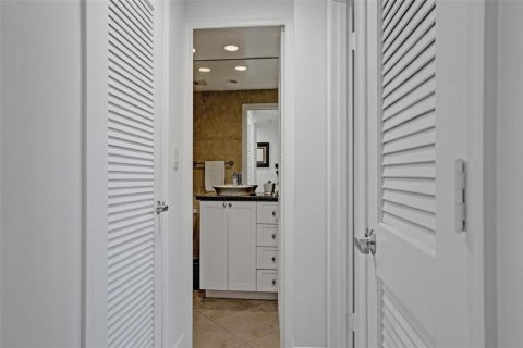 Condominio en venta en Fort Lauderdale, Florida, 1 dormitorio, 74.32 m2 № 2188406 - foto 13