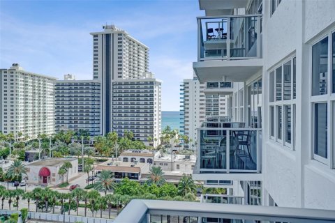 Condominio en venta en Fort Lauderdale, Florida, 1 dormitorio, 74.32 m2 № 2188406 - foto 22