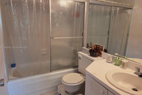 Copropriété à vendre à Tamarac, Floride: 2 chambres, 85.47 m2 № 2081062 - photo 13