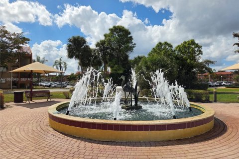 Copropriété à vendre à Tamarac, Floride: 2 chambres, 85.47 m2 № 2081062 - photo 25