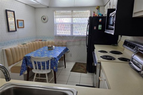 Copropriété à vendre à Tamarac, Floride: 2 chambres, 85.47 m2 № 2081062 - photo 7