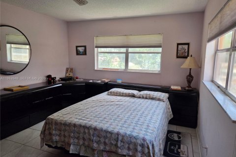 Copropriété à vendre à Tamarac, Floride: 2 chambres, 85.47 m2 № 2081062 - photo 11