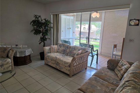 Copropriété à vendre à Tamarac, Floride: 2 chambres, 85.47 m2 № 2081062 - photo 18