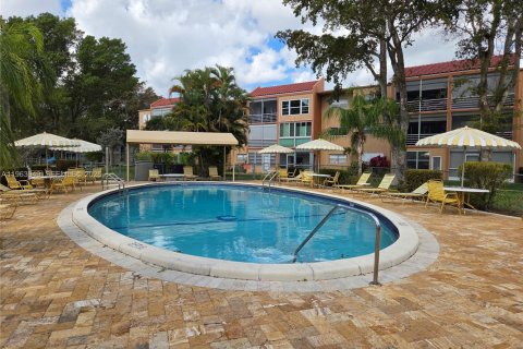 Copropriété à vendre à Tamarac, Floride: 2 chambres, 85.47 m2 № 2081062 - photo 28