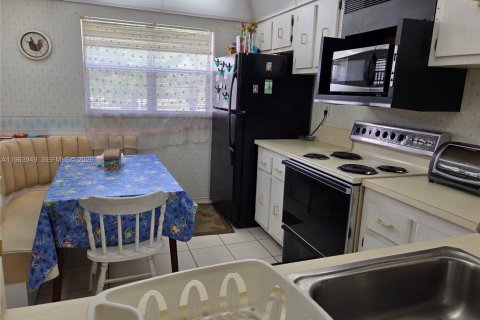 Copropriété à vendre à Tamarac, Floride: 2 chambres, 85.47 m2 № 2081062 - photo 8