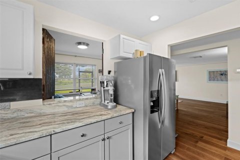 Copropriété à vendre à Sarasota, Floride: 2 chambres, 123.93 m2 № 1881318 - photo 15