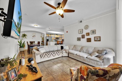 Condominio en alquiler en Orlando, Florida, 3 dormitorios, 124.86 m2 № 2111536 - foto 5