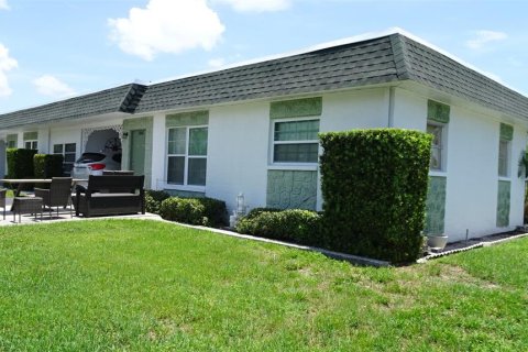 Condo in Saint Petersburg, Florida, 2 bedrooms № 2223097 - photo 5