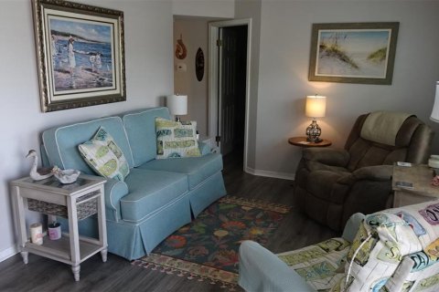Condo in Saint Petersburg, Florida, 2 bedrooms № 2223097 - photo 8