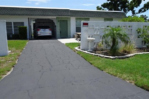 Condo in Saint Petersburg, Florida, 2 bedrooms № 2223097