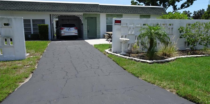 Condo in Saint Petersburg, Florida, 2 bedrooms № 2223097