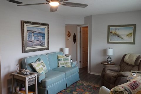 Condo in Saint Petersburg, Florida, 2 bedrooms № 2223097 - photo 9