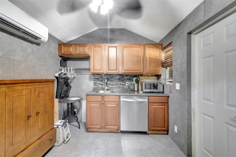 Condominio en venta en Margate, Florida, 1 dormitorio, 13.01 m2 № 2177307 - foto 13