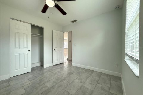 House in Pinellas Park, Florida 3 bedrooms, 104.52 sq.m. № 1917908 - photo 15