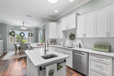 House in Winter Haven, Florida 3 bedrooms, 231.61 sq.m. № 2259479 - photo 16