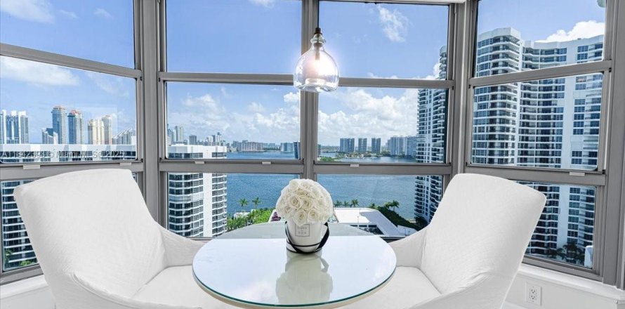 Condo à Aventura, Floride, 3 chambres № 1839253
