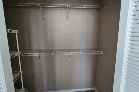 Condo in New Port Richey, Florida, 2 bedrooms № 1820494 - photo 19