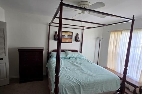 Condo in New Port Richey, Florida, 2 bedrooms № 1820494 - photo 18