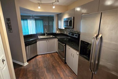 Condo in New Port Richey, Florida, 2 bedrooms № 1820494 - photo 6