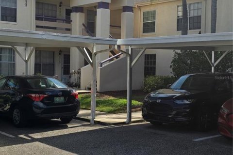 Condo in New Port Richey, Florida, 2 bedrooms № 1820494 - photo 2