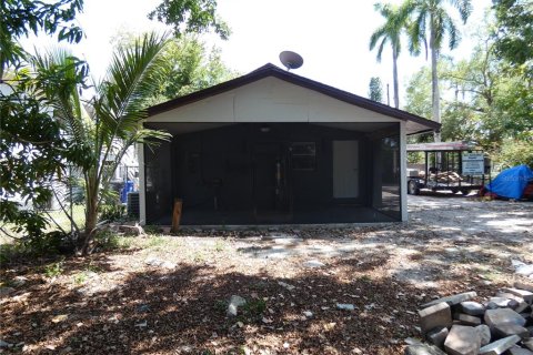 House in Fort Myers, Florida 3 bedrooms, 89.19 sq.m. № 2155447 - photo 4