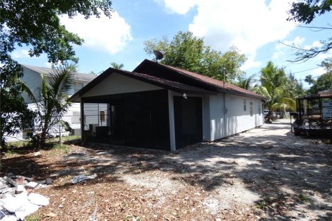 House in Fort Myers, Florida 3 bedrooms, 89.19 sq.m. № 2155447 - photo 5
