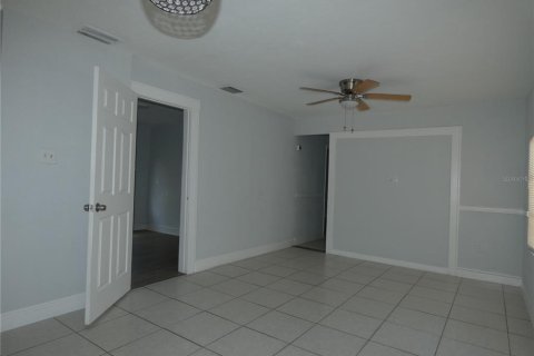 House in Fort Myers, Florida 3 bedrooms, 89.19 sq.m. № 2155447 - photo 28