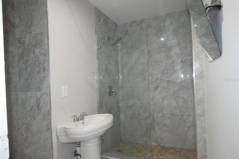 House in Fort Myers, Florida 3 bedrooms, 89.19 sq.m. № 2155447 - photo 13