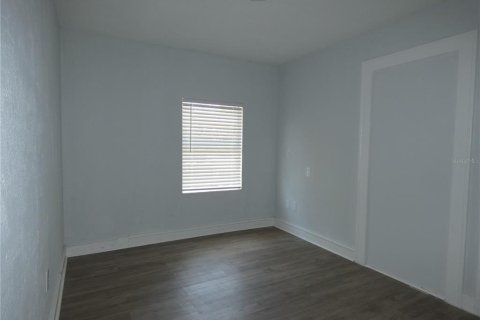 House in Fort Myers, Florida 3 bedrooms, 89.19 sq.m. № 2155447 - photo 11