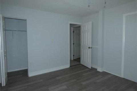 House in Fort Myers, Florida 3 bedrooms, 89.19 sq.m. № 2155447 - photo 27