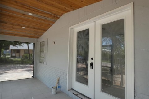 House in Fort Myers, Florida 3 bedrooms, 89.19 sq.m. № 2155447 - photo 3