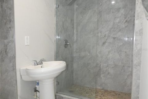House in Fort Myers, Florida 3 bedrooms, 89.19 sq.m. № 2155447 - photo 14