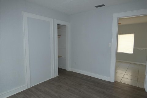 House in Fort Myers, Florida 3 bedrooms, 89.19 sq.m. № 2155447 - photo 12