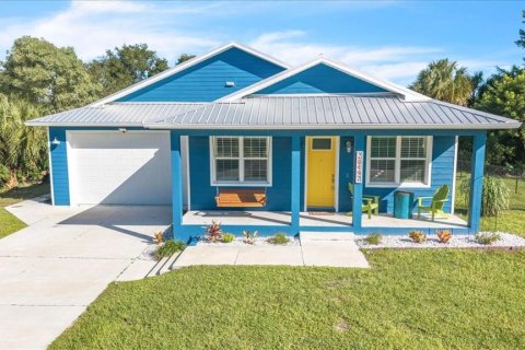 House in Punta Gorda, Florida 3 bedrooms, 146.6 sq.m. № 2428660