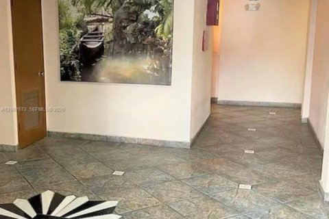 Купить кондоминиум в Майами-Бич, Флорида 1 комната, 82.4м2, № 2072639 - фото 18